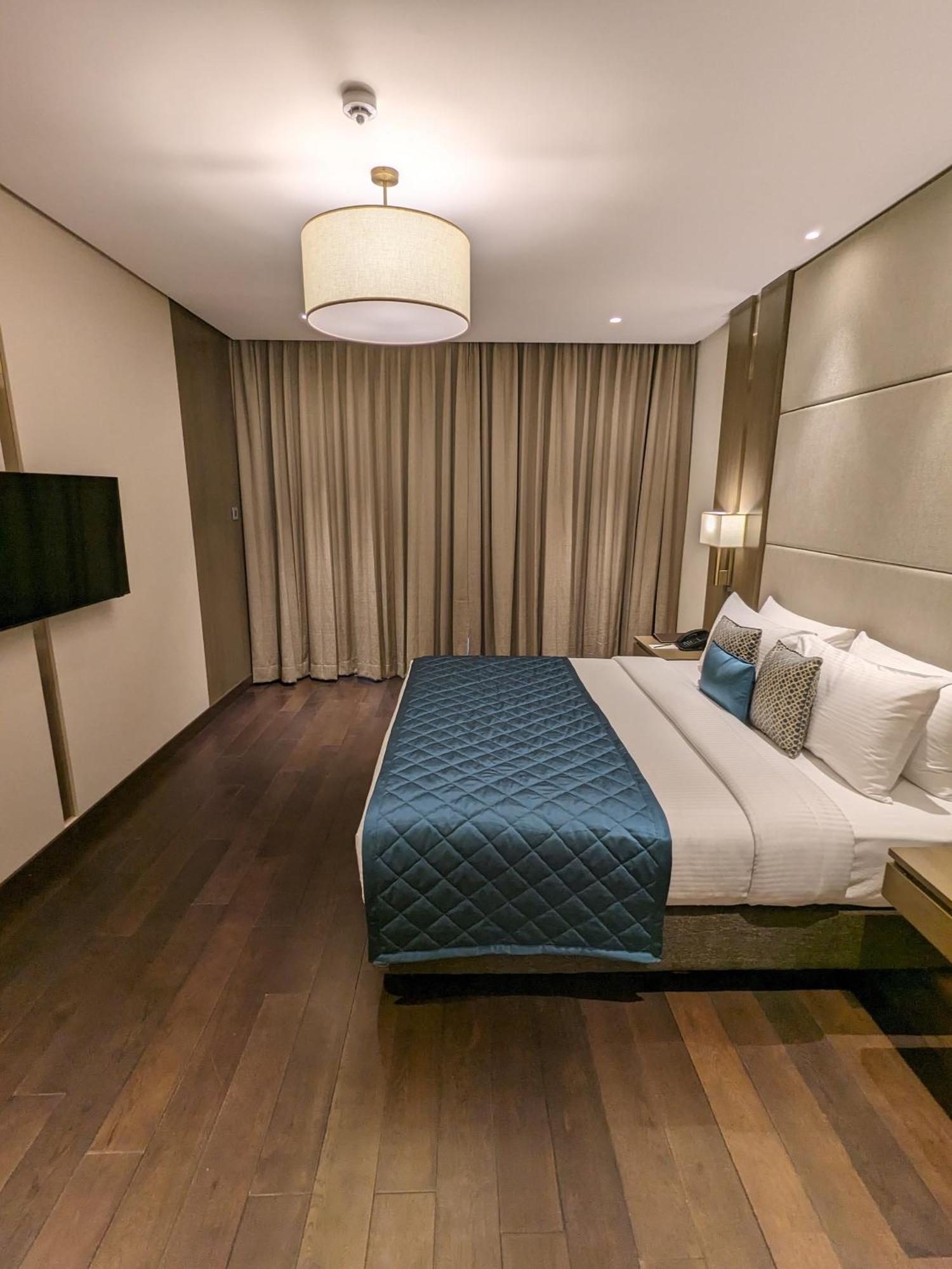 Palm Meadows Resort Bangalore Luaran gambar